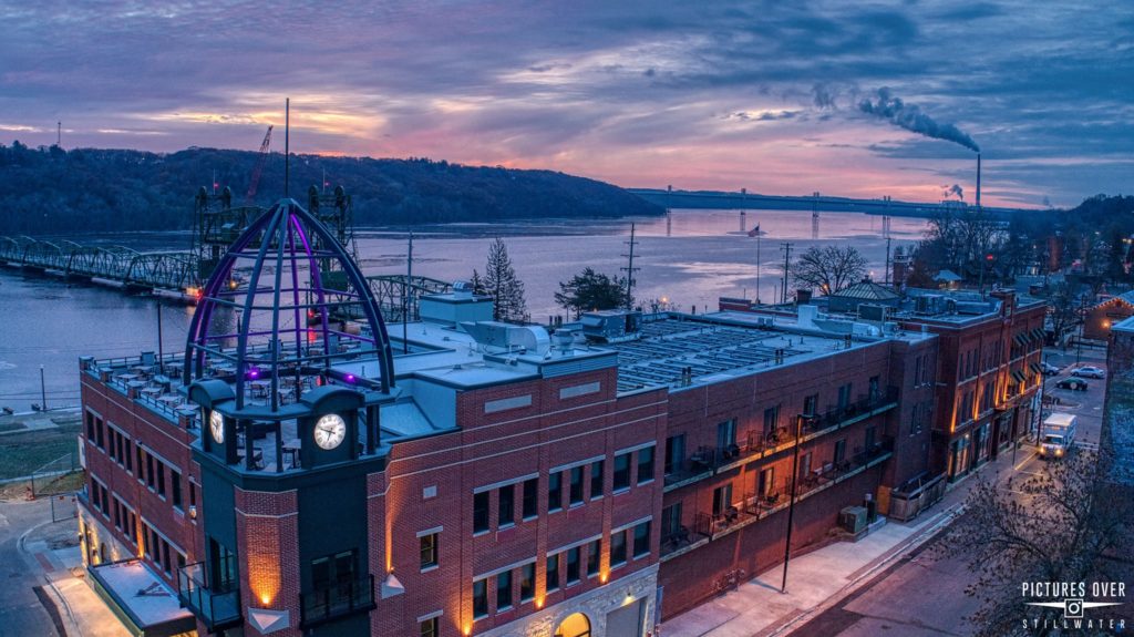 Our Stillwater MN Hotel offers dazzling river views.