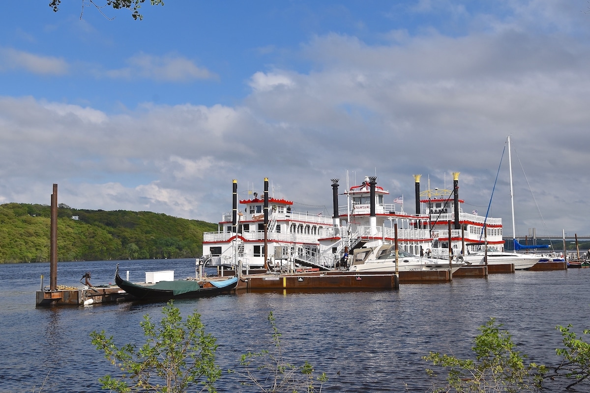 Stillwater Boat Cruise